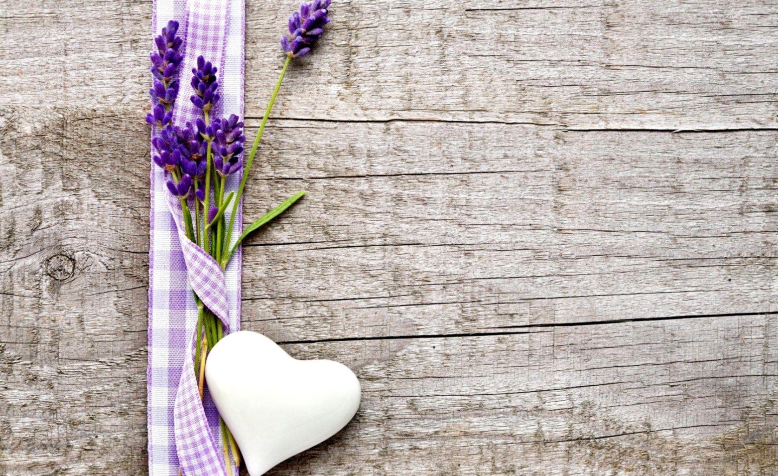 1562x955 Basket Lavender Flowers Mood Hd Wallpaper