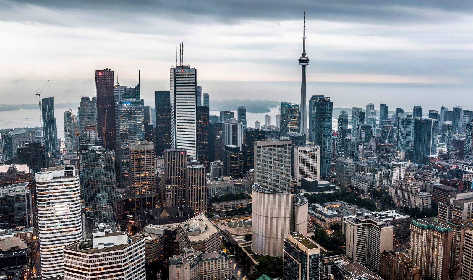 1600x946 Toronto Toronto Vs Seattle Skyline Hd Wallpaper Background Download