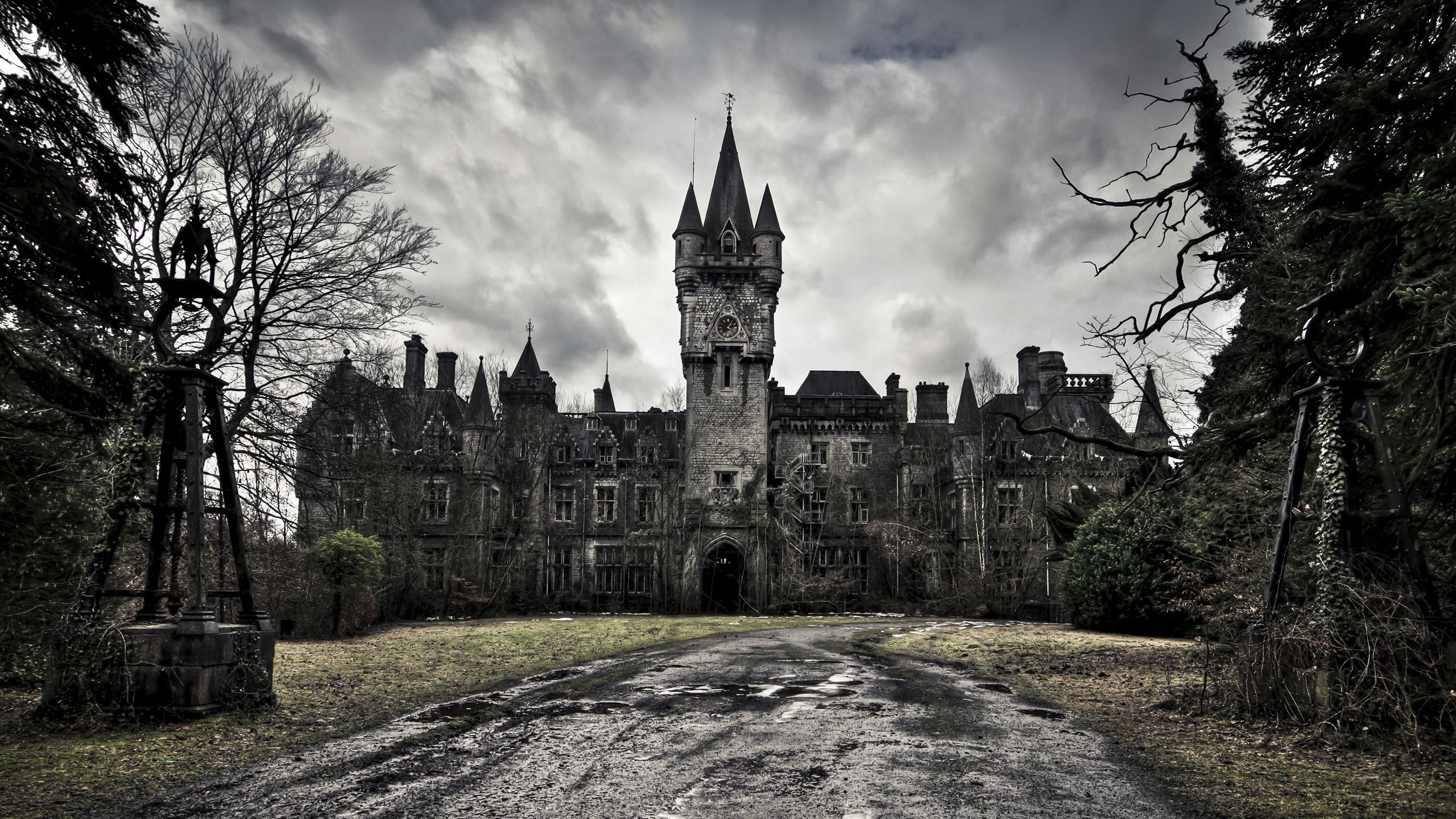 2560x1440 Victorian Abandoned Palace Old Buildings Wallpaper Hd Desktop And Mobile Background