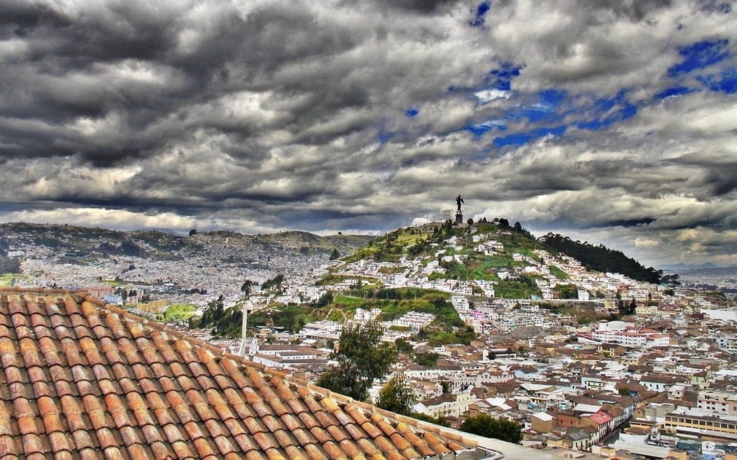 1440x900 Quito Wallpaper