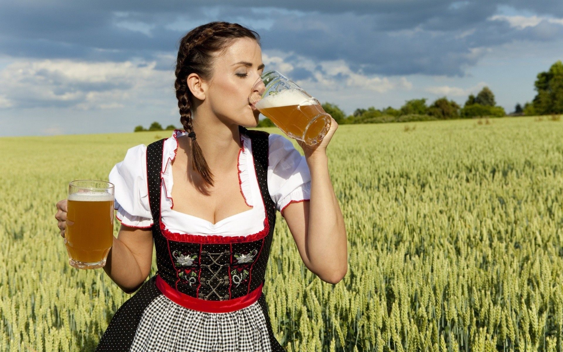 1920x1200 German Woman Drinking Beer