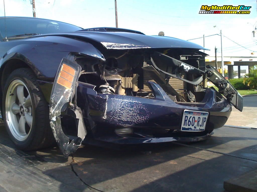 1024x768 Car Accident Wallpaper