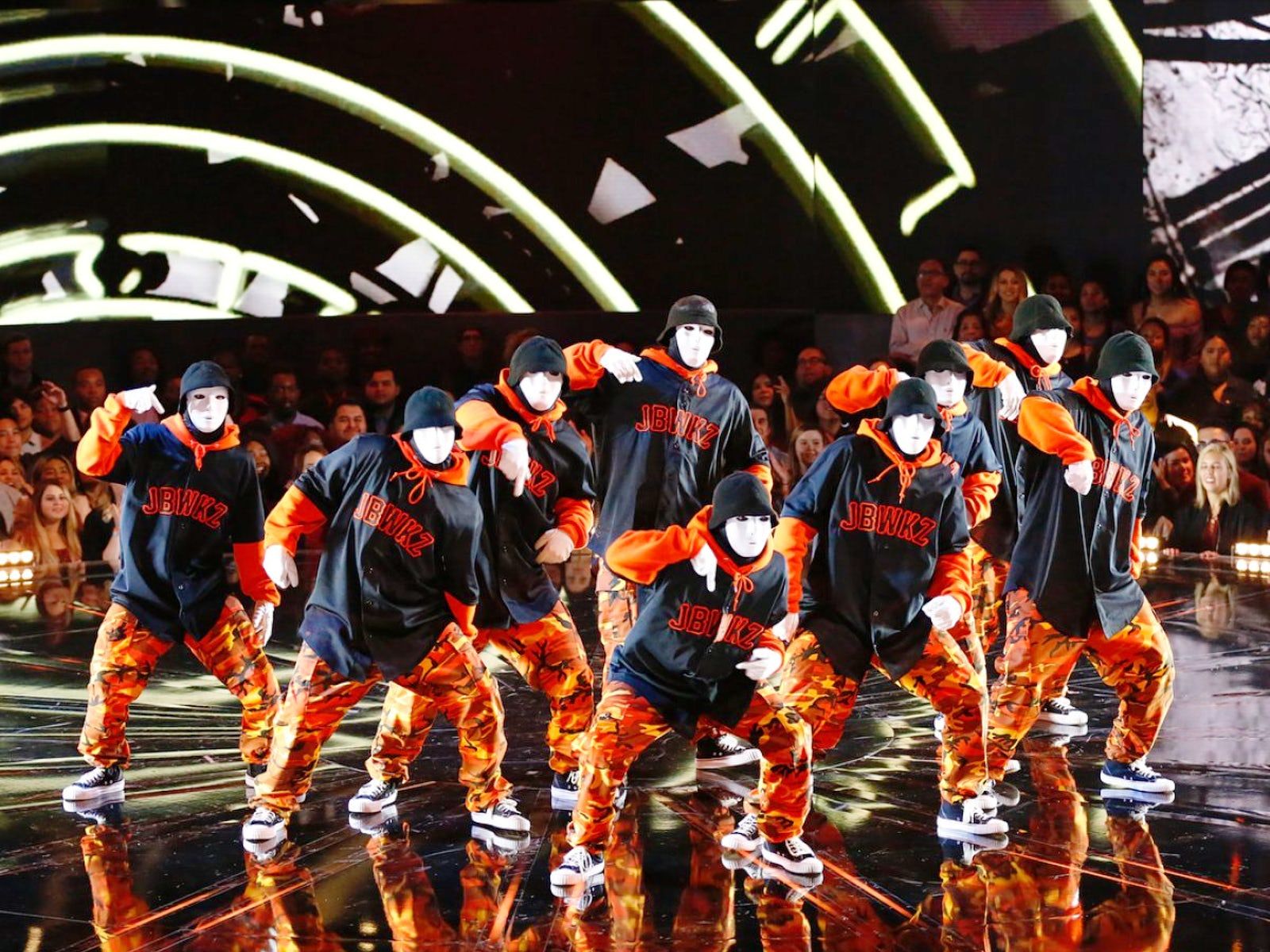 1600x1200 World Of Dance Wraps The Duels With 7 Acts Advancing Jabbawockeez Shockingly Ousted