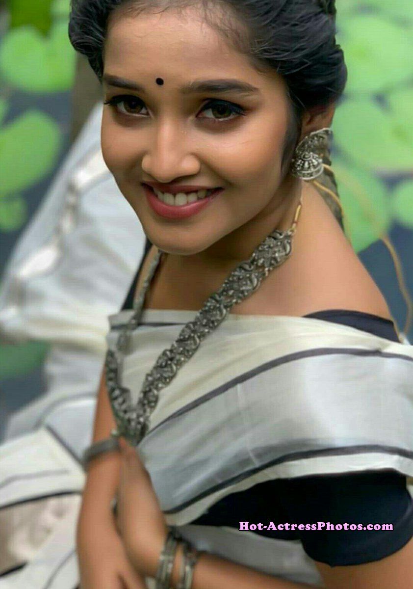 842x1200 Anikha Surendran Hot Actress Photo