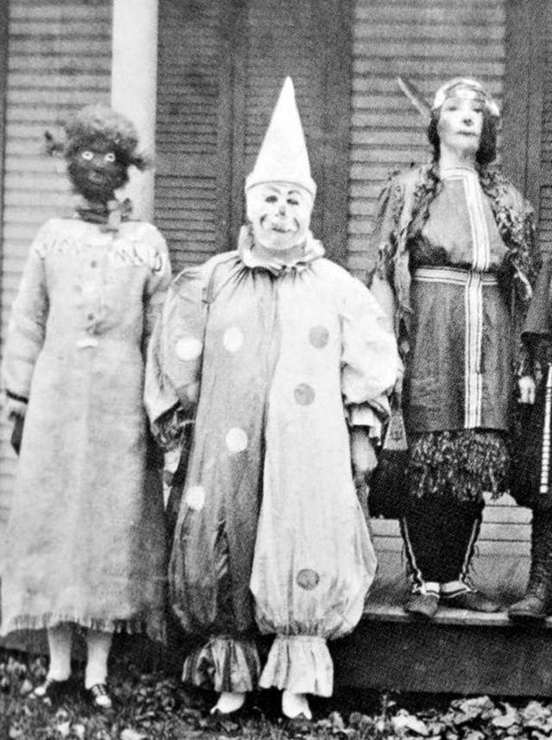 800x1073 Ridiculously Creepy Old School Clowns Creepy Vintage Vintage Halloween Costume Vintage Halloween Photos