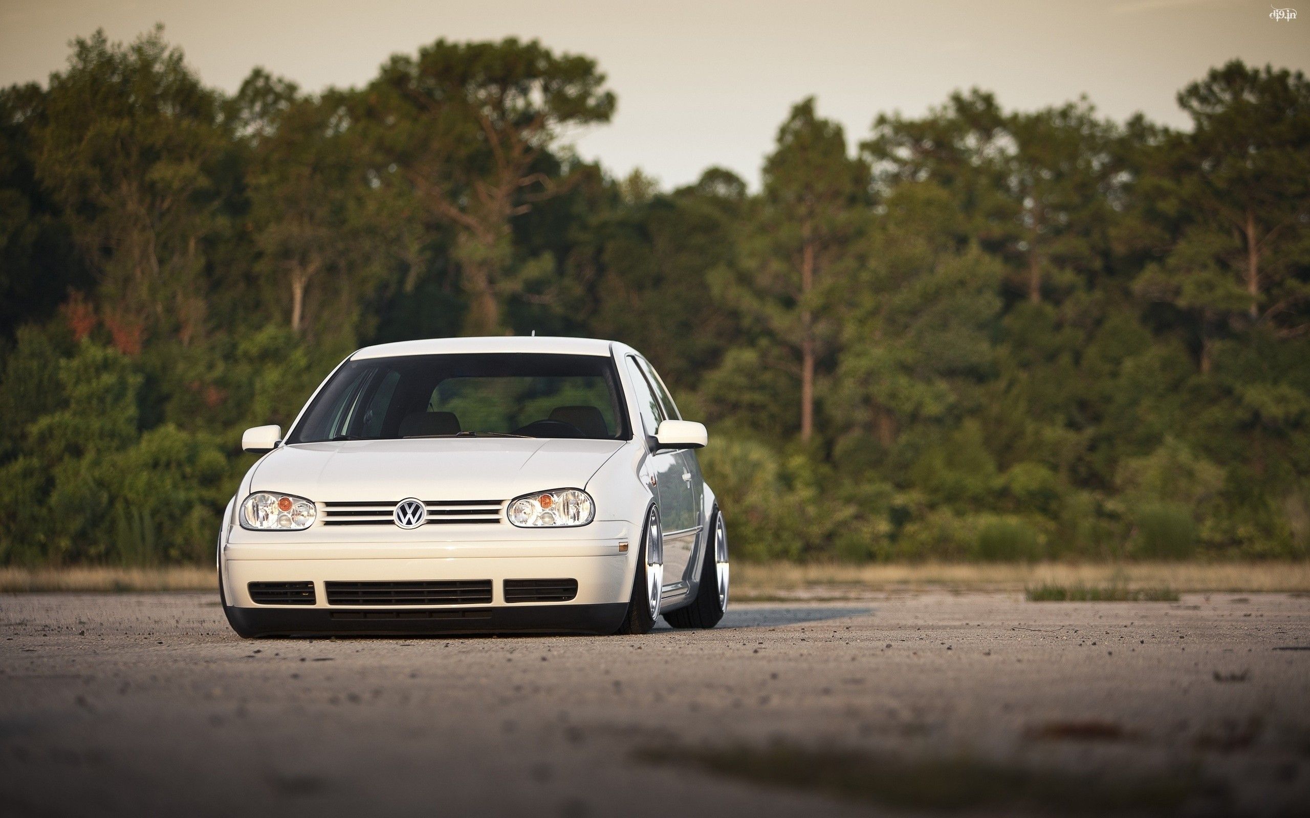 2560x1600 Volkswagen Golf Cars White Wallpaper